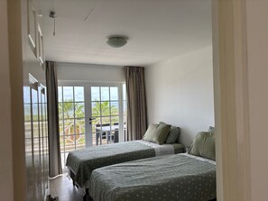 เตารีด/โต๊ะรีดผ้า, Wi-Fi ฟรี