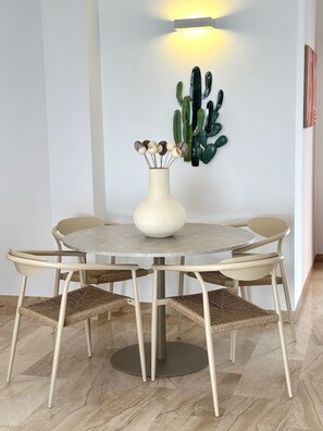Dining - VG Plaza Breeze (Barcelona)