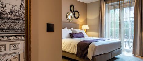 Habitación doble Club, en el área del patio | Caja de seguridad en la habitación, cortinas blackout y insonorización