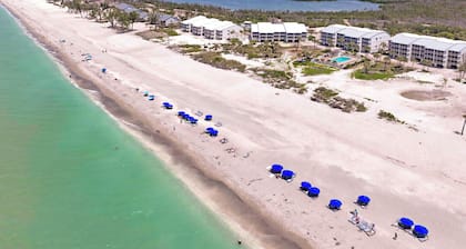 Beach Villa 2124: Rare 2-Story Gulf-Front Villa