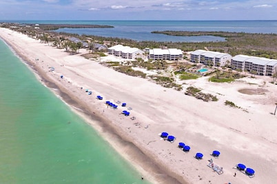 Beach Villa 2124: Rare 2-Story Gulf-Front Villa