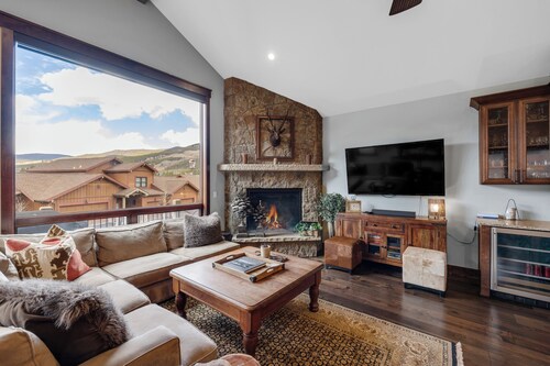 Premium Townhome - Walking Distance to Mountain Access