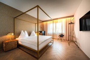 1 bedroom, free WiFi, bed sheets - 739C goldfinger+suites I Apartment Individual 11 (Lana)