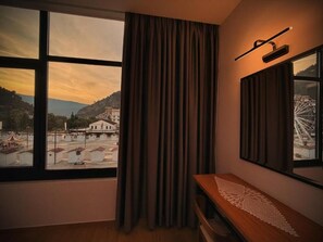 Deluxe Double Room | Desk, bed sheets, wheelchair access