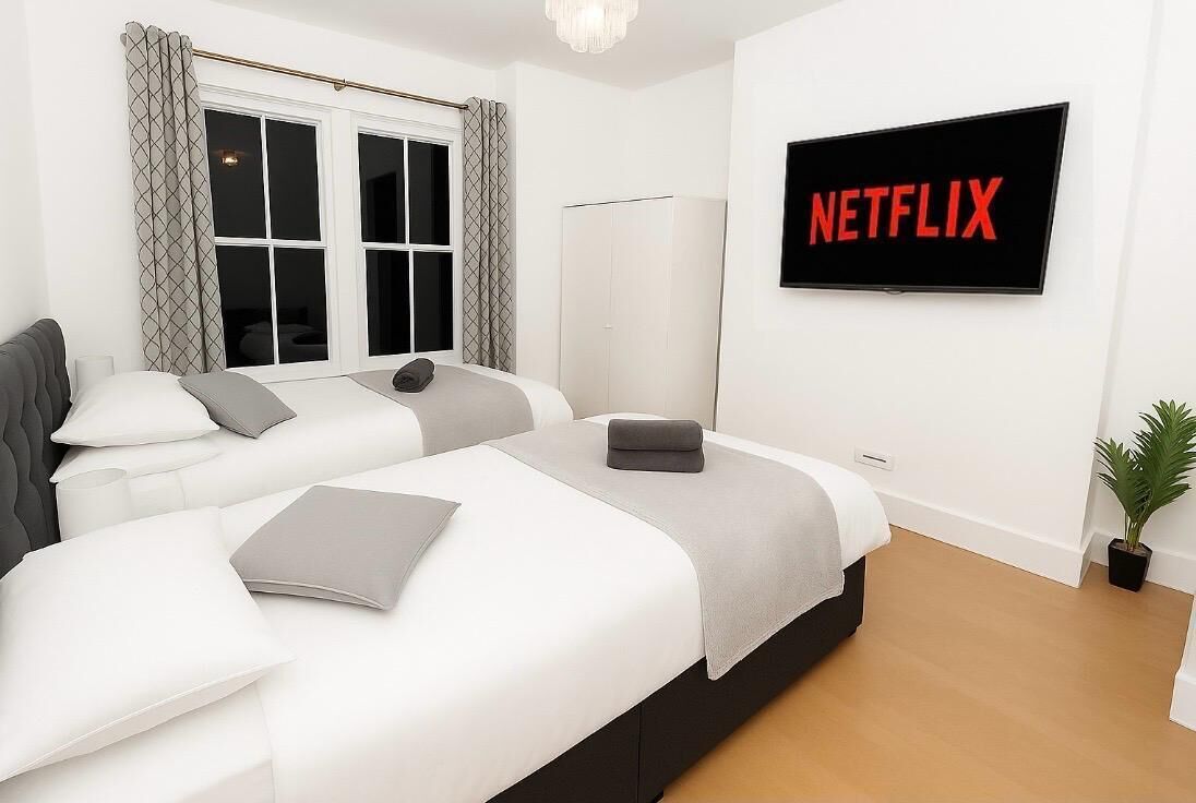 3 bedrooms, desk, iron/ironing board, free WiFi