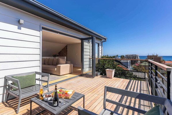 Terrace/patio - Mnt Nelson Sea Point - Views, Townhouse, Fireplace (Cape Town)