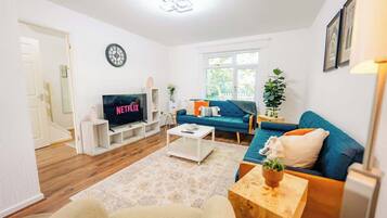 電視、書籍、 辦公室