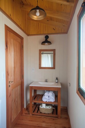 Superior Villa, Ocean View | Bathroom