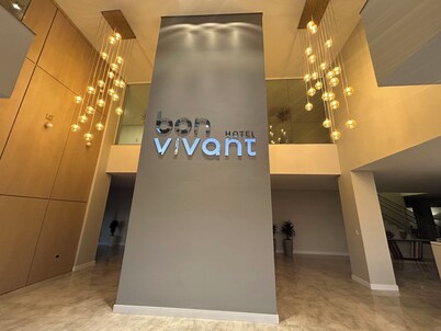 Bon Vivant Hotel