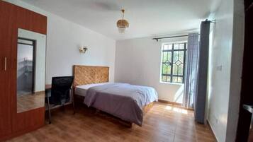 6 bedrooms, iron/ironing board, free WiFi, bed sheets