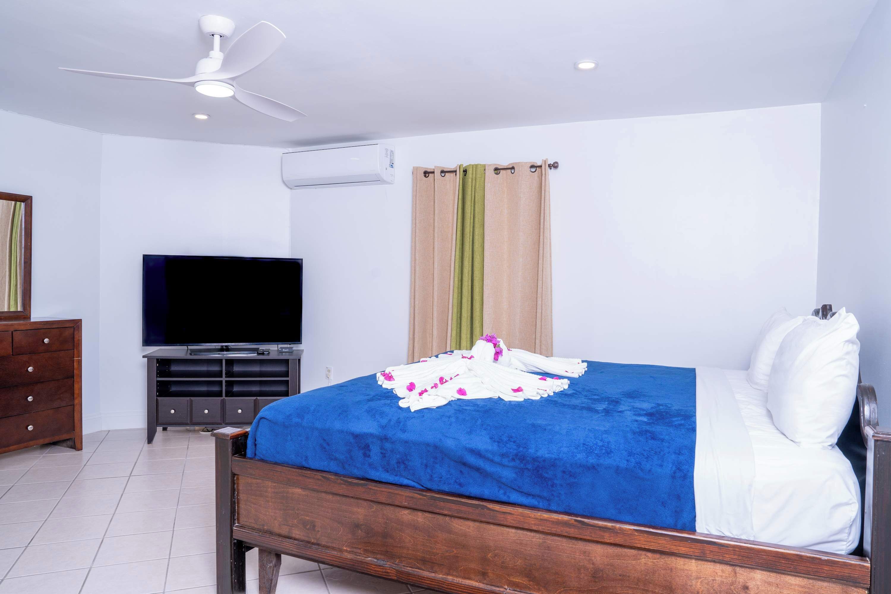 2 dormitorios, tabla de planchar con plancha, wifi gratis y ropa de cama