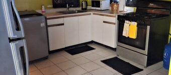 Hilton's  Beautiful - 2 bedroom Escape in St. Catherine.