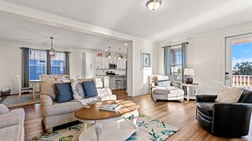 Rumah | Area keluarga | Smart TV 60-inci dengan saluran TV digital