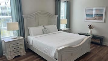 Laptop workspace, iron/ironing board, free WiFi