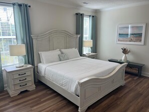 Laptop workspace, iron/ironing board, free WiFi