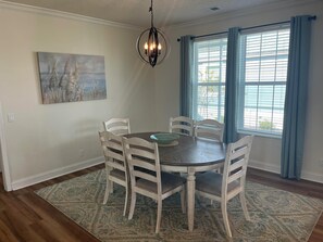 Ferienhaus | Essbereich im Zimmer