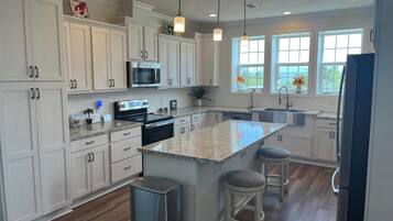 ํ์ฐ์ค | ์ ์ฉ ์ฃผ๋ฐฉ | ๋์ฉ๋ ๋์ฅ๊ณ , ์ ์๋ ์ธ์ง, ์ค๋ธ, ์ฟกํ