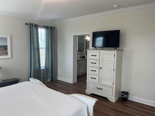 Beach House - C Shucker by PHG