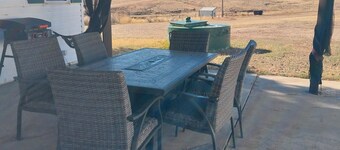 Nice 2-bedroom house in Kaycee explore the west and the big horn mountains.