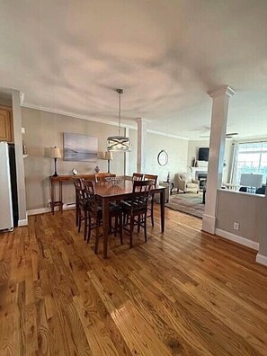 Dining - KLTA6 Discounted Concert Packages! 2 BR/2 BA Condo Walking distance to Town (Beech Mountain)