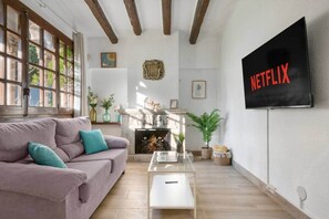 تلفزيون، مدفأة، تنس طاولة