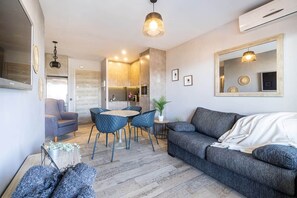 TV - Salou • Penthouse Apt • Pool & Beach • AC • WiFi (Salou)