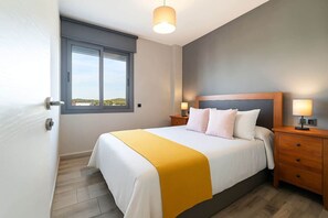 Iron/ironing board, WiFi, bed sheets - Salou • Penthouse Apt • Pool & Beach • AC • WiFi (Salou)