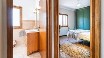 Strygejern/strygebræt, Wi-Fi, sengetøj