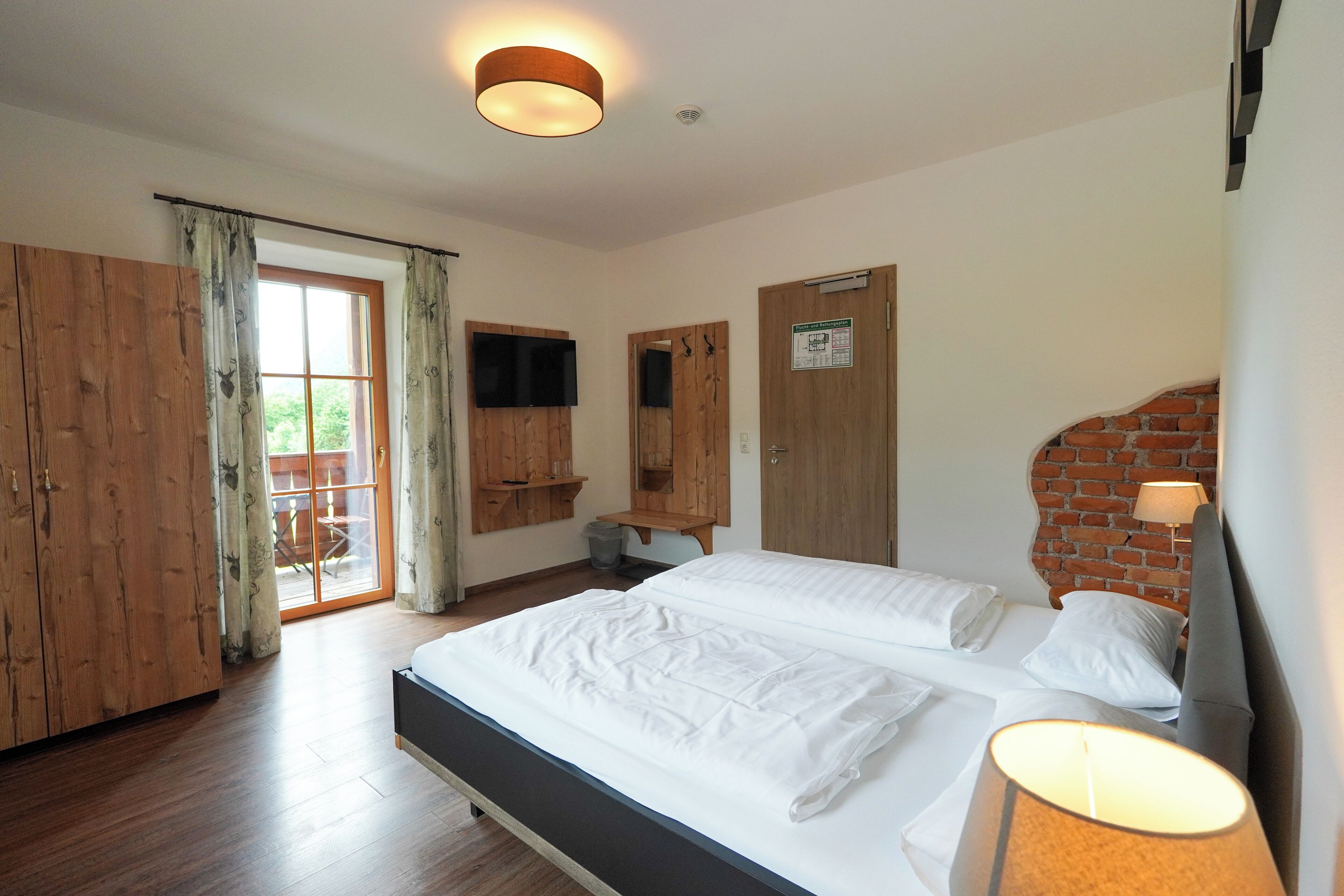 Deluxe Double Room, Balcony, Mountain View | Soundproofing, free WiFi