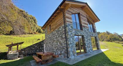 Chalet Altea View: panoramic Lake Como, 8 places, garden and barbecue.