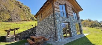 Chalet Altea View: panoramic Lake Como, 8 places, garden and barbecue.