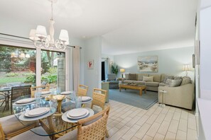 Dining - MyStay at 2203 Heritage Villa on Harbour Town Golf Links in Sea Pines, 4-Bed/3-Bath Villa with Pool! (Hilton Head Island)