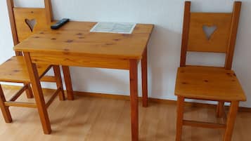 Chambre Triple, balcon, vue montagne | Équipements de la chambre