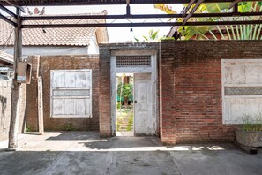 Room, 1 Bedroom, Smoking, Garden View | Terrace/patio