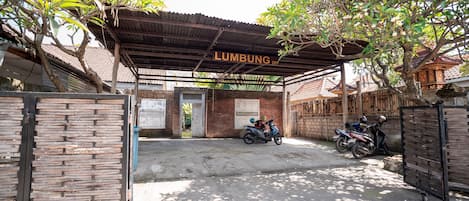 Room, 1 Bedroom, Smoking, Garden View | Terrace/patio