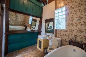 Room, 1 Bedroom, Smoking, Balcony | Bathroom