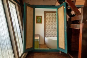 Room, 2 Bedrooms, Smoking | Bathroom