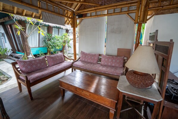 Room, 2 Bedrooms, Smoking | Living room