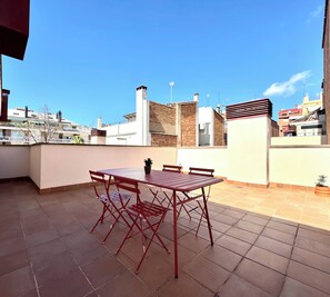 Outdoor dining - VG Terrace Duplex (Barcelona)