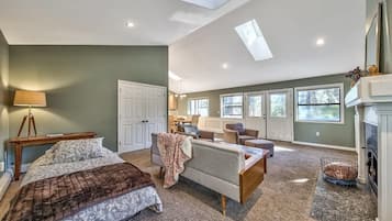 2 chambres, bureau, fer et planche à repasser, accès au Wi-Fi (inclus)