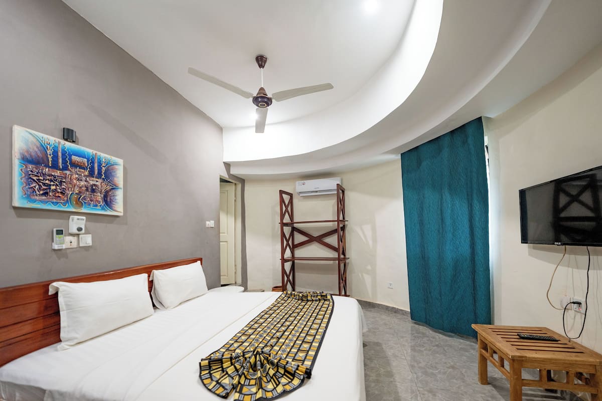 Traditional Bungalow | Desk, soundproofing, free WiFi, bed sheets