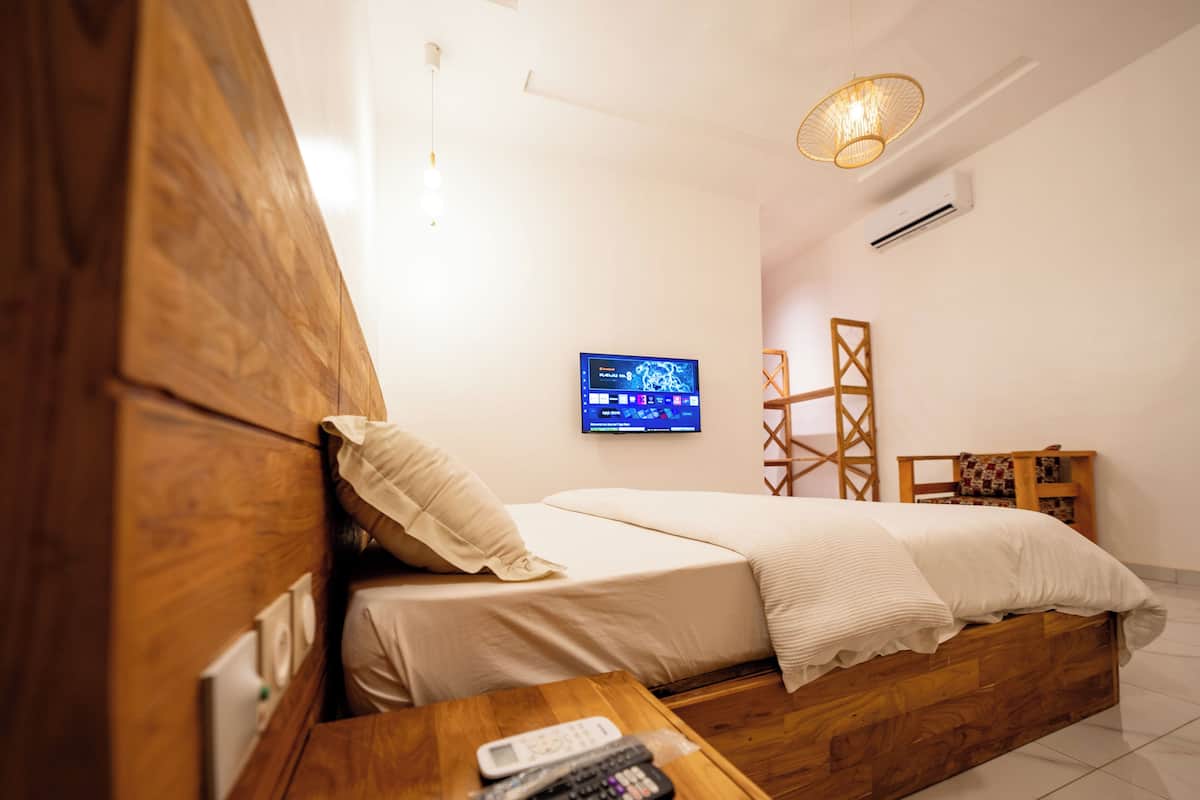 Standard Room | Desk, soundproofing, free WiFi, bed sheets