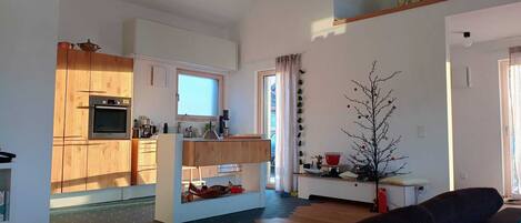 Smart TV, books, stereo, printers