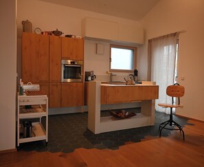 Ofen, Herdplatte, Geschirrspüler