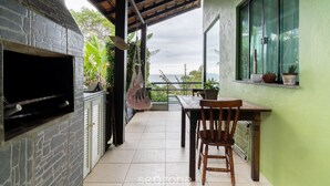 Unclassified image, 2 of 10, button - House w/ Ocean View, Pool and Beach Access Ize0016 (Florianópolis)