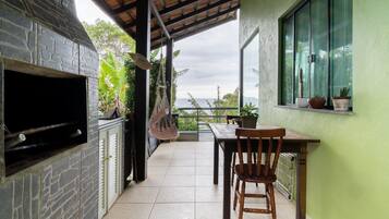 Basic Villa | Outdoor dining