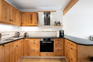 Réfrigérateur, four, plaque de cuisson, lave-vaisselle