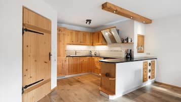 Kühlschrank, Ofen, Herdplatte, Geschirrspüler