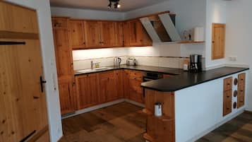 Kühlschrank, Ofen, Herdplatte, Geschirrspüler