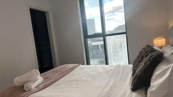 1 soverom, skrivebord, strykejern/-brett og wi-fi (inkludert)